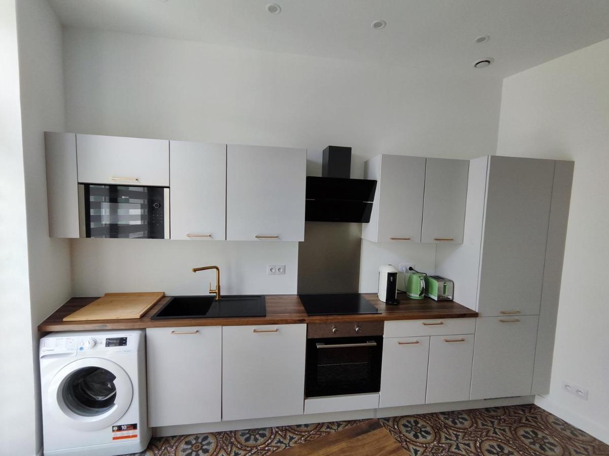 Bright And Modern 3-Bedroom Apartment, 90M2 With Air Condition, In Безье Экстерьер фото
